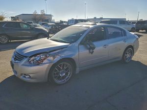 Nissan Altima SR 3.5L 6 2010