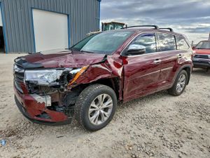 Toyota Highlander LE 3.5L 6 2015