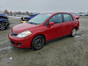 Nissan Versa S 1.8L 4 2011