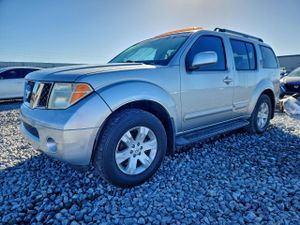 Nissan Pathfinder LE 4.0L 6 2005