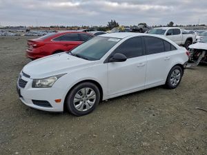Chevrolet Cruze LS 1.8L 4 2013