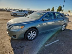 Toyota Camry BASE 2.5L 4 2011