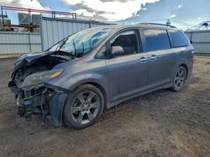 Toyota Sienna SPORT 3.5L 6 2015