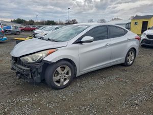 Hyundai Elantra GLS 1.8L 4 2013