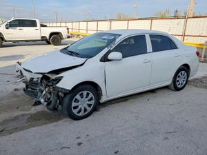 Toyota Corolla BASE 1.8L 4 2013