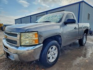 Chevrolet Silverado 1500 C1500 4.3L 6 2013