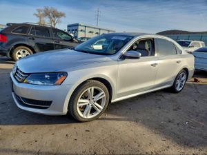 Volkswagen Passat SE 2.0L 4 2014