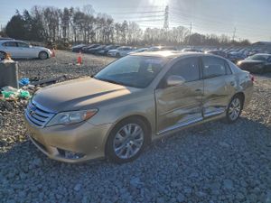 Toyota Avalon BASE 3.5L 6 2011