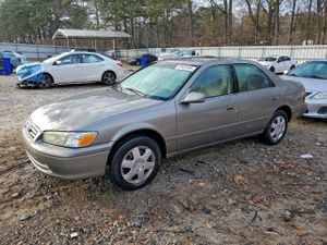 Toyota Camry CE 2.2L 4 2001