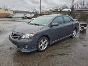 Toyota Corolla BASE 1.8L 4 2011