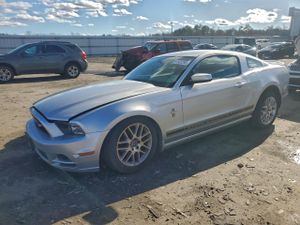 Ford Mustang 3.7L 6 2014