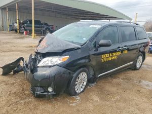 Toyota Sienna XLE 3.5L 6 2015