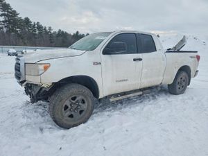 Toyota Tundra 5.7L 8 2013