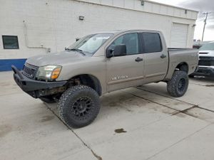 Nissan Titan XE 5.6L 8 2006