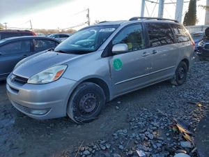 Toyota Sienna XLE 3.3L 6 2005
