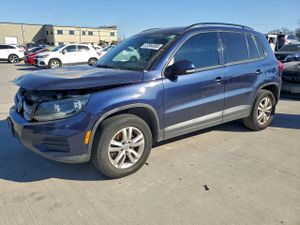 Volkswagen Tiguan S 2.0L 4 2015