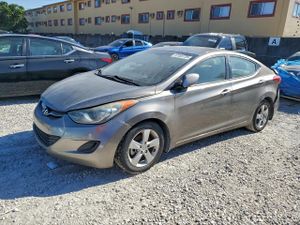Hyundai Elantra GLS 1.8L 4 2013