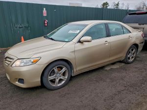 Toyota Camry BASE 2.5L 4 2011