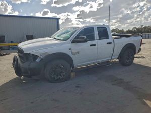 RAM 1500 ST 5.7L 8 2015