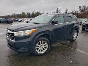 Toyota Highlander LE 3.5L 6 2015