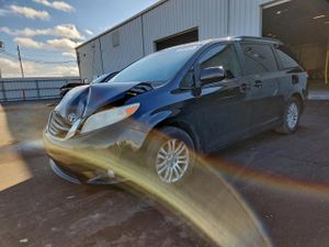 Toyota Sienna XLE 3.5L 6 2012