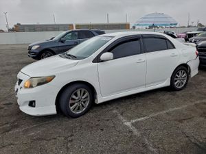 Toyota Corolla BASE 1.8L 4 2010