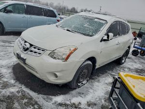 Nissan Rogue S 2.5L 4 2013
