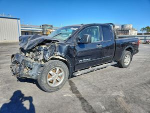 Nissan Titan S 5.6L 8 2011