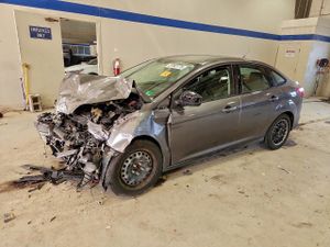 Ford Focus SE 2.0L 4 2012