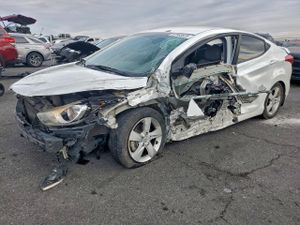Hyundai Elantra GLS 1.8L 4 2013