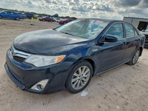 Toyota Camry HYBRID 2.5L 4 2013