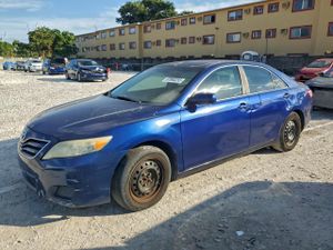 Toyota Camry BASE 2.5L 4 2011