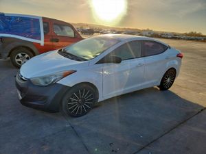 Hyundai Elantra GLS 1.8L 4 2013