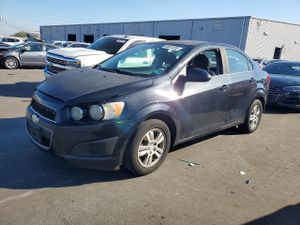Chevrolet Aveo (Sonic) LT 1.8L 4 2015