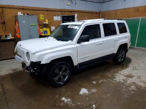 Jeep Patriot LATITUDE 2.4L 4 2015