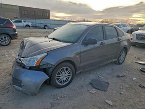 Ford Focus SE 2.0L 4 2011