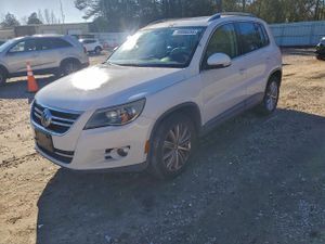 Volkswagen Tiguan S 2.0L 4 2011