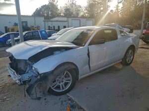 Ford Mustang 3.7L 6 2014