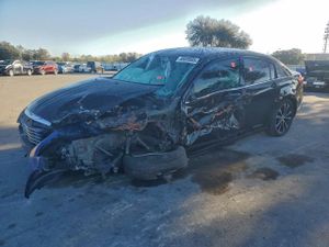 Chrysler 200 TOURING 2.4L 4 2013