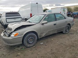 Toyota Camry CE 2.2L 4 2001