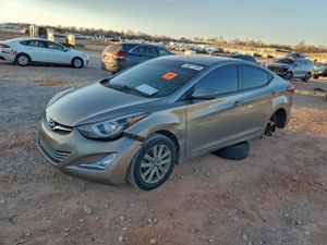 Hyundai Elantra SE 1.8L 4 2015