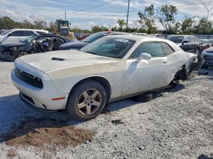Dodge Challenger SXT 3.6L 6 2015