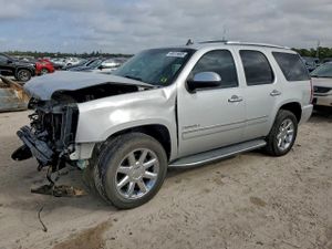 GMC Yukon DENALI 6.2L 8 2014