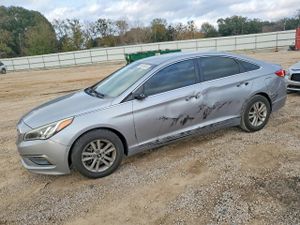 Hyundai Sonata SE 2.4L 4 2015