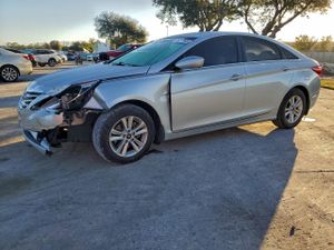 Hyundai Sonata GLS 2.4L 4 2013