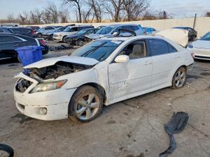 Toyota Camry BASE 2.5L 4 2011
