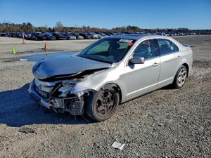 Ford Fusion SE 2.5L 4 2010