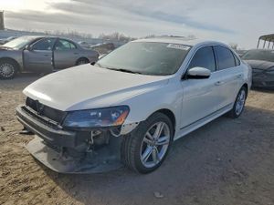 Volkswagen Passat SE 1.8L 4 2015