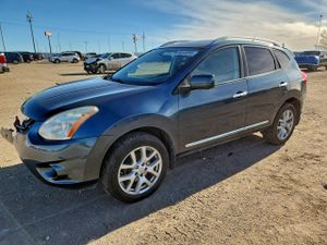 Nissan Rogue S 2.5L 4 2013