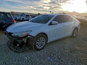 Toyota Camry LE 2.5L 4 2015